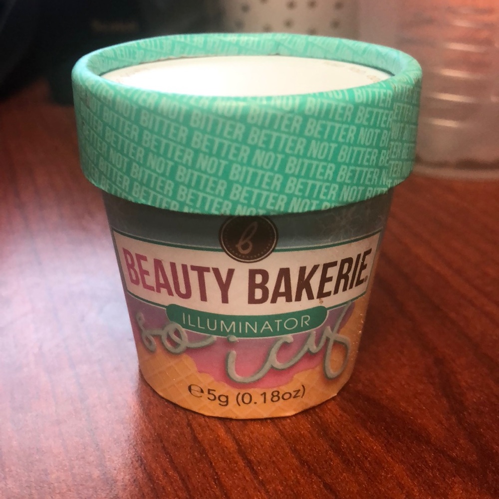 Beauty Bakerie Mini Illuminator in Frozen